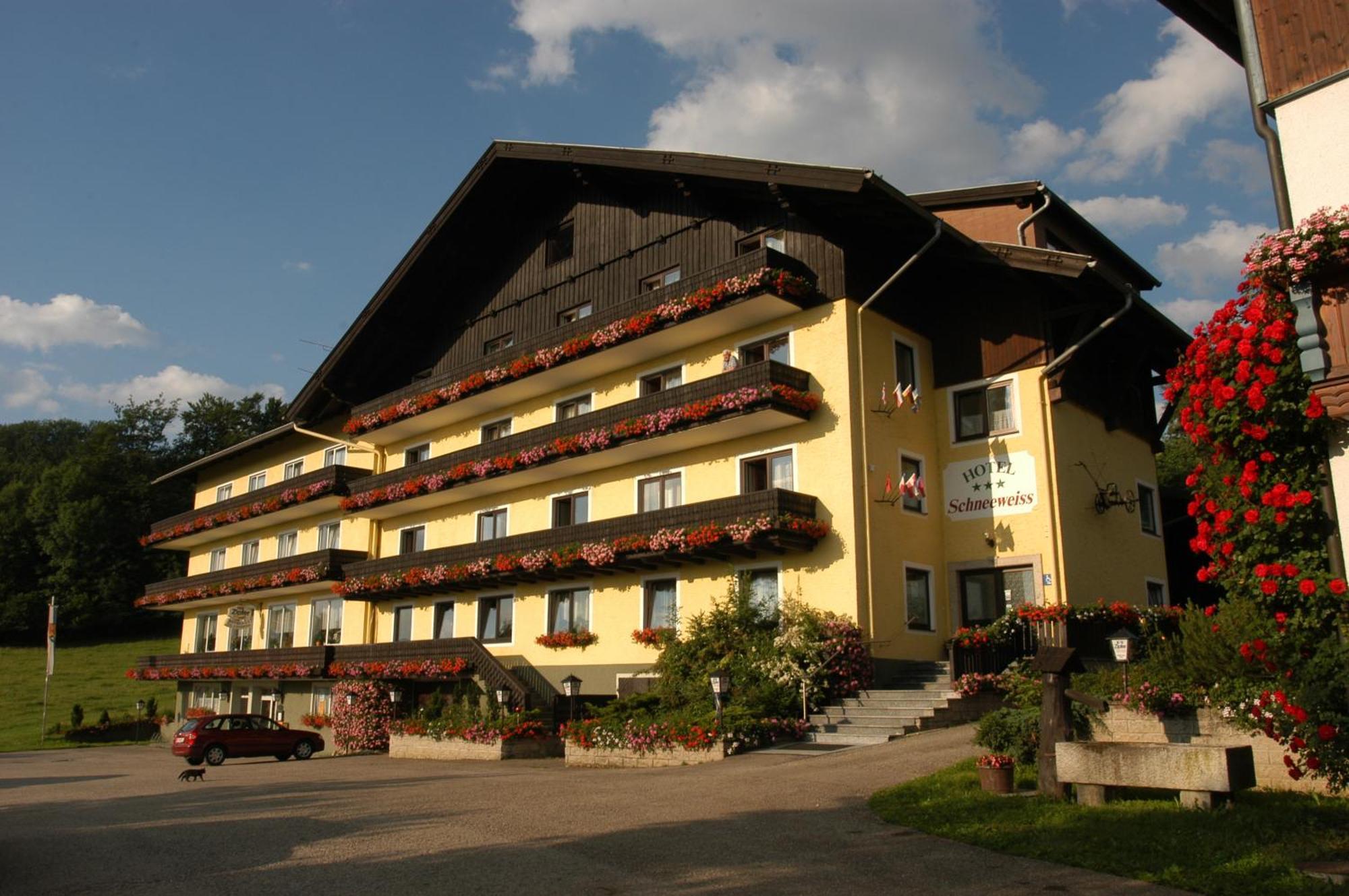 Gasthofladen Schneeweiss Attersee 外观 照片